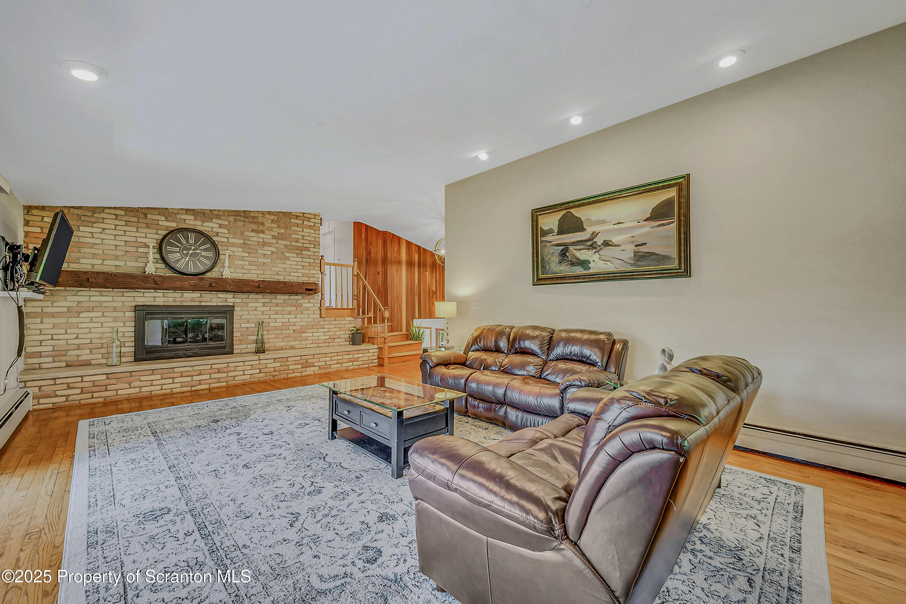 Clarks Summit, Pennsylvania, 18411, United States, 5 Bedrooms Bedrooms, ,4 BathroomsBathrooms,Residential,For Sale,1971485