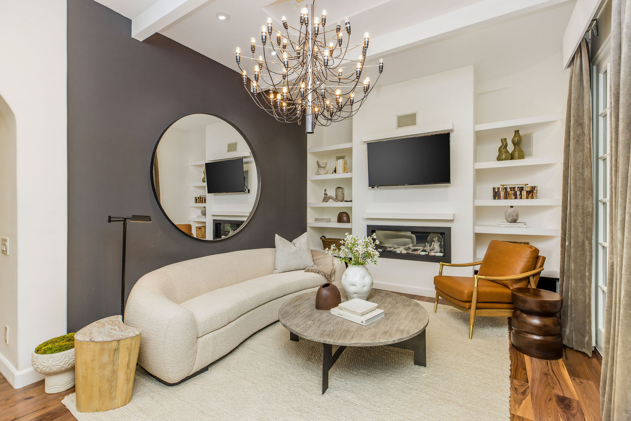  Romantic Spanish Retreat in Whitley Heights - 物件實景
