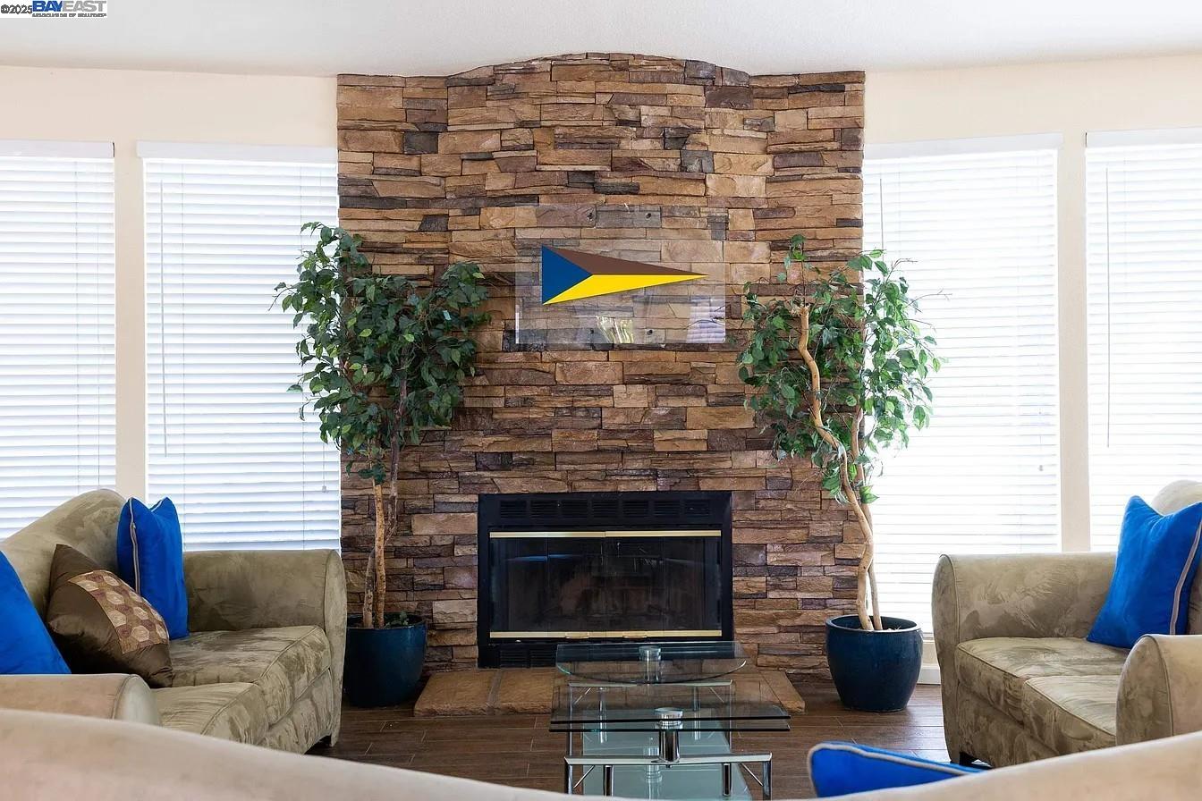 Fremont, California, 94538, United States, 2 Bedrooms Bedrooms, ,2 BathroomsBathrooms,Residential,For Sale,1999718