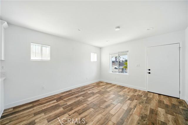 Los Angeles, California, 90044, United States, ,Residential,For Sale,1984386