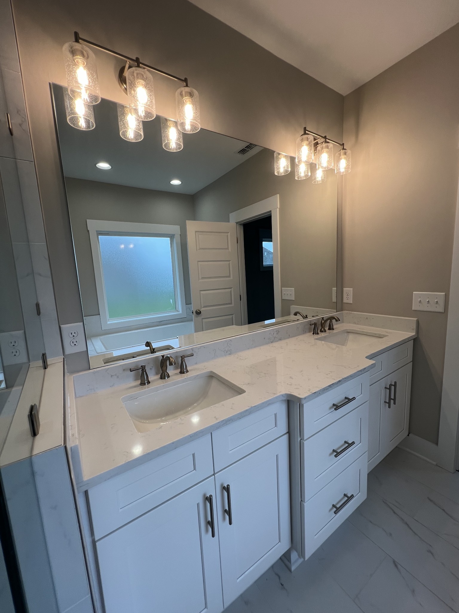 Winchester, Tennessee, 37398, United States, 4 Bedrooms Bedrooms, ,3 BathroomsBathrooms,Residential,For Sale,1980972