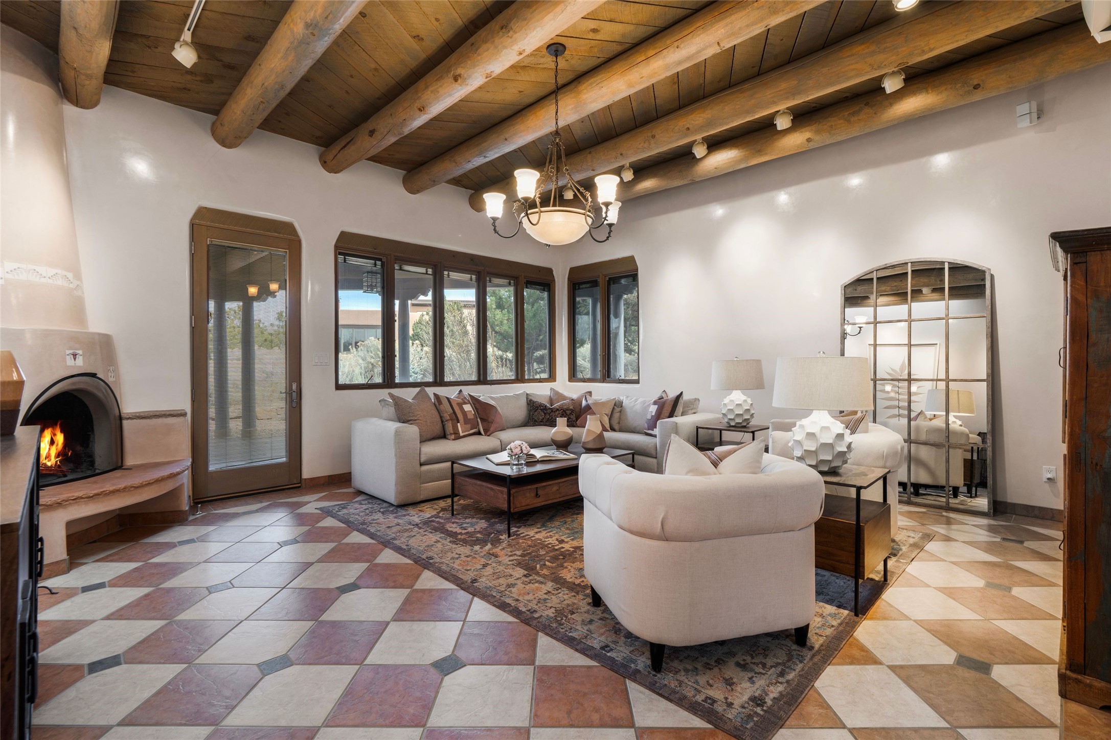  1396 Hyde Park - 物件實景