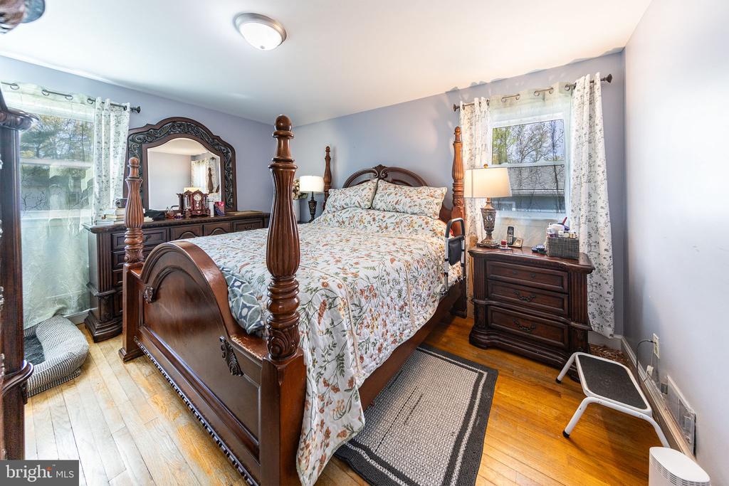 Silver Spring, Maryland, 20902, United States, 3 Bedrooms Bedrooms, ,3 BathroomsBathrooms,Residential,For Sale,1931688