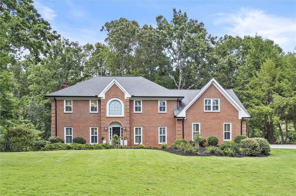 Roswell, Georgia, 30075, United States, 5 Bedrooms Bedrooms, ,5 BathroomsBathrooms,Residential,For Sale,1903038
