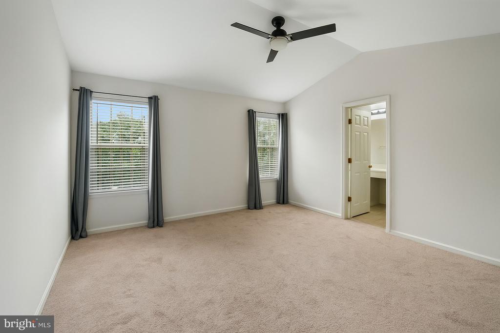 Ashburn, Virginia, 20147, United States, 3 Bedrooms Bedrooms, ,4 BathroomsBathrooms,Residential,For Sale,1850747