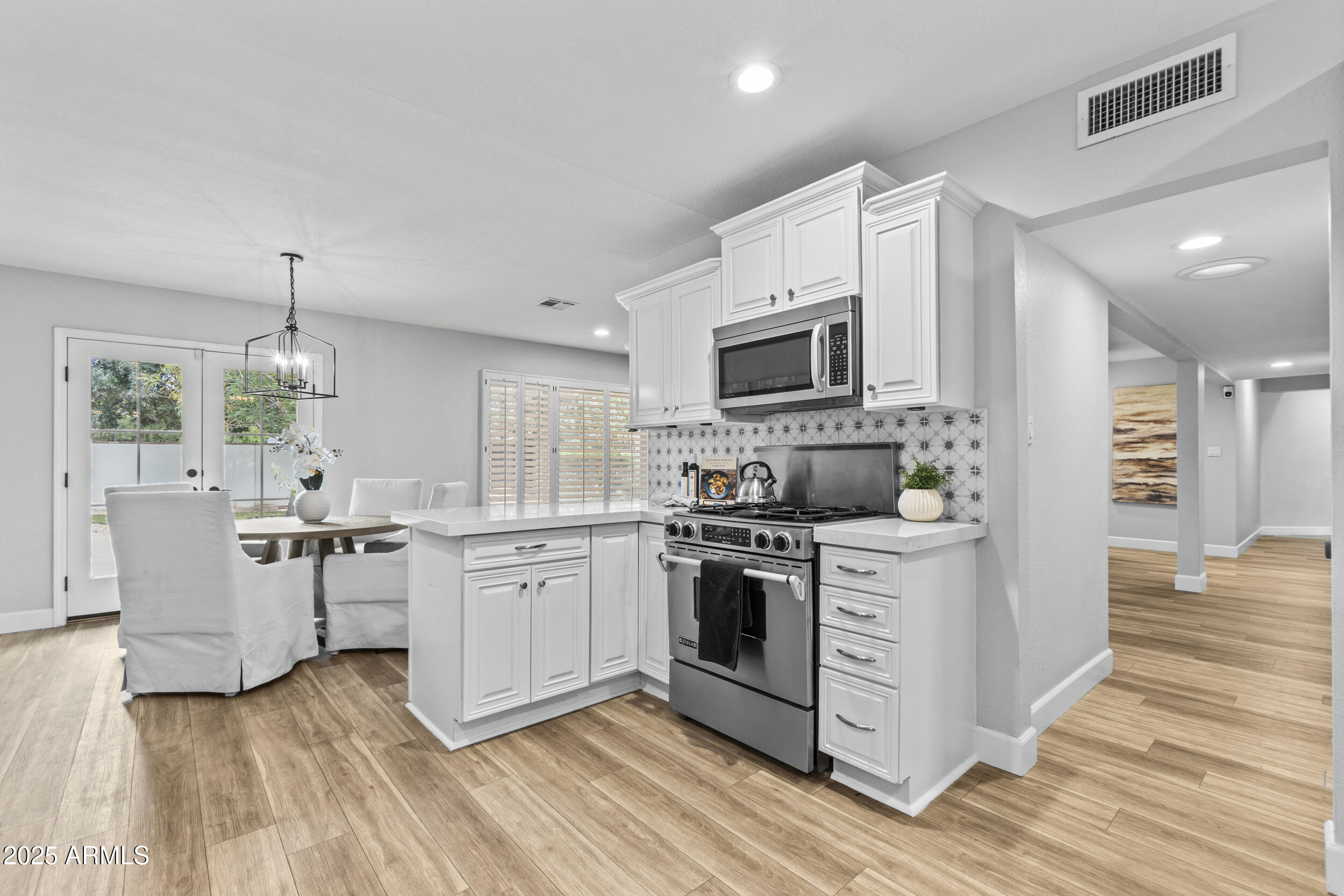 Phoenix, Arizona, 85018, United States, 6 Bedrooms Bedrooms, ,4 BathroomsBathrooms,Residential,For Sale,2002076