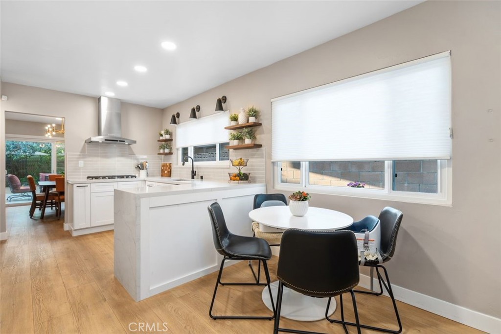 Woodland Hills, California, 91367, United States, 5 Bedrooms Bedrooms, ,3 BathroomsBathrooms,Residential,For Sale,1907450