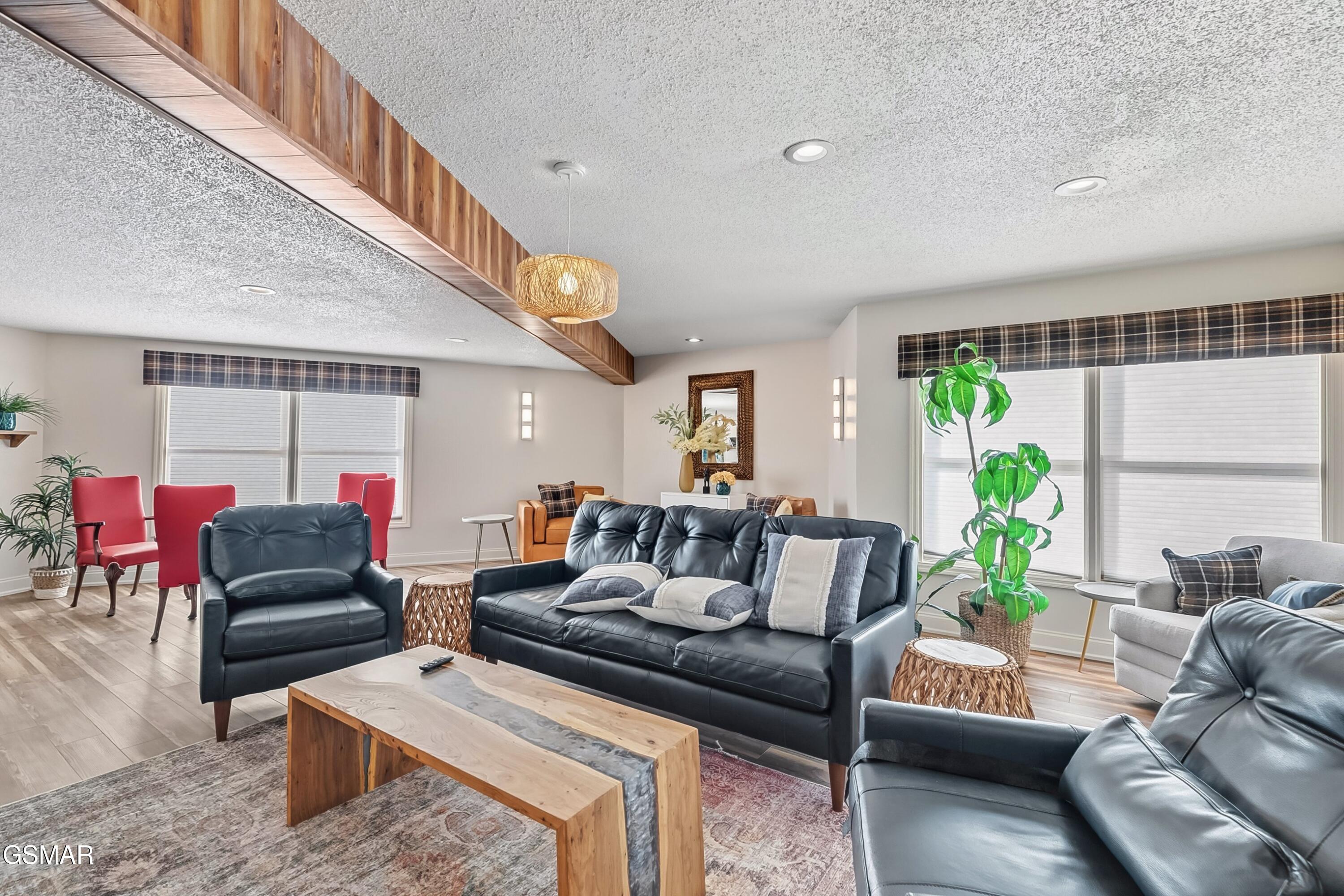 Gatlinburg, Tennessee, 37738, United States, 3 Bedrooms Bedrooms, ,2 BathroomsBathrooms,Residential,For Sale,1983450