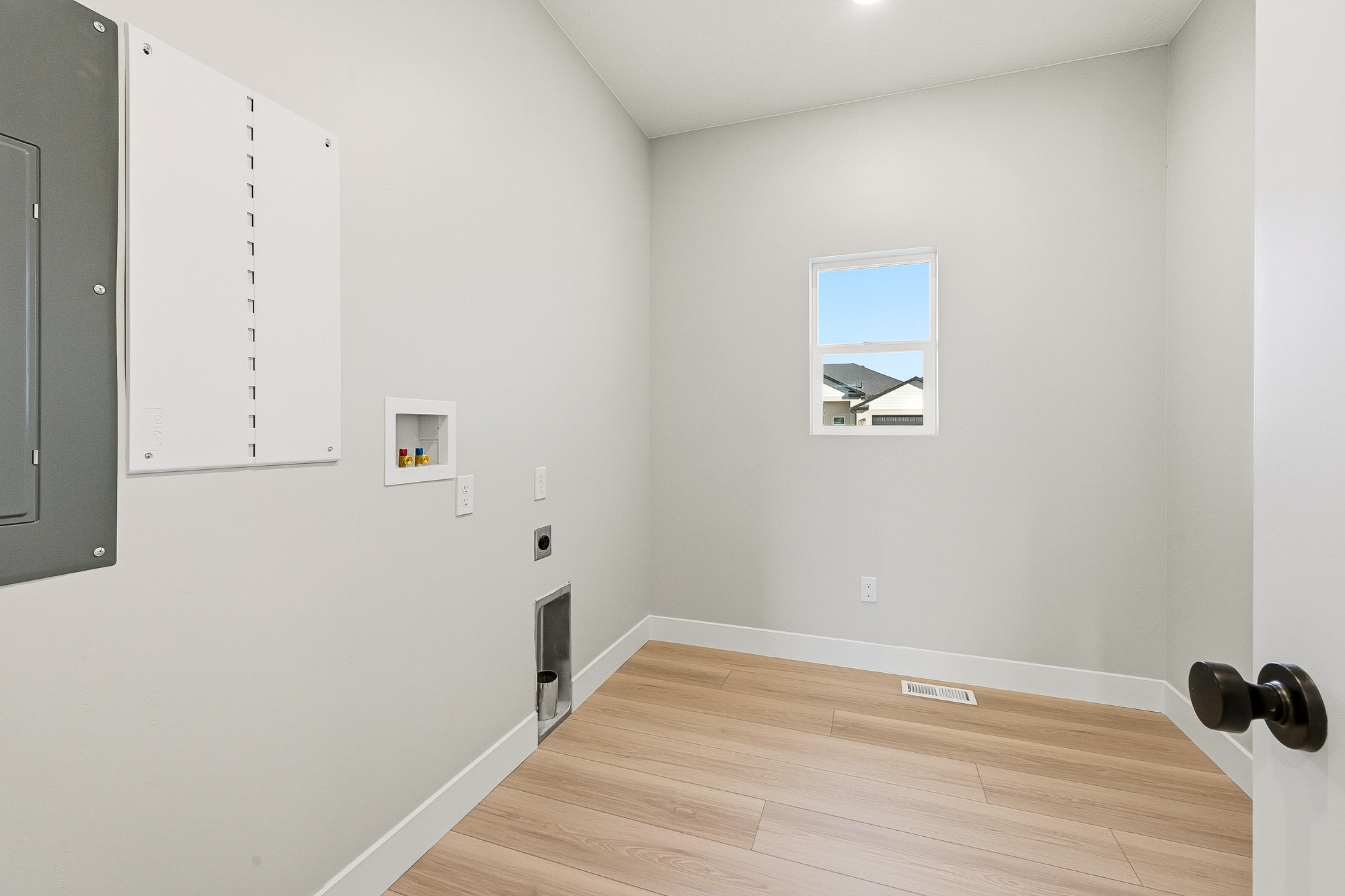 Cedar City, Utah, 84720, United States, 6 Bedrooms Bedrooms, ,4 BathroomsBathrooms,Residential,For Sale,1978281