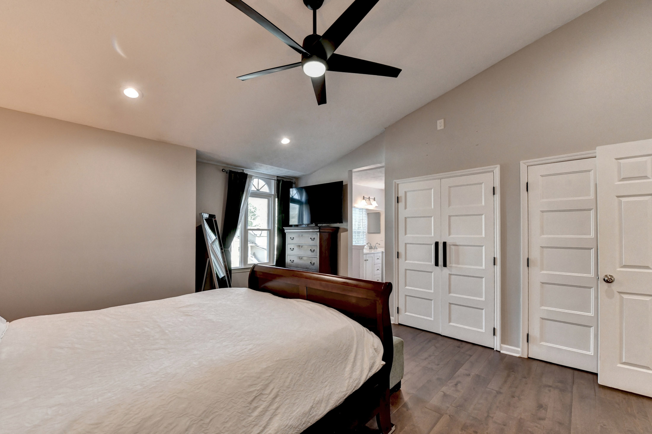  Welcome to this Renovated Home in Keheley Bend - 物件實景