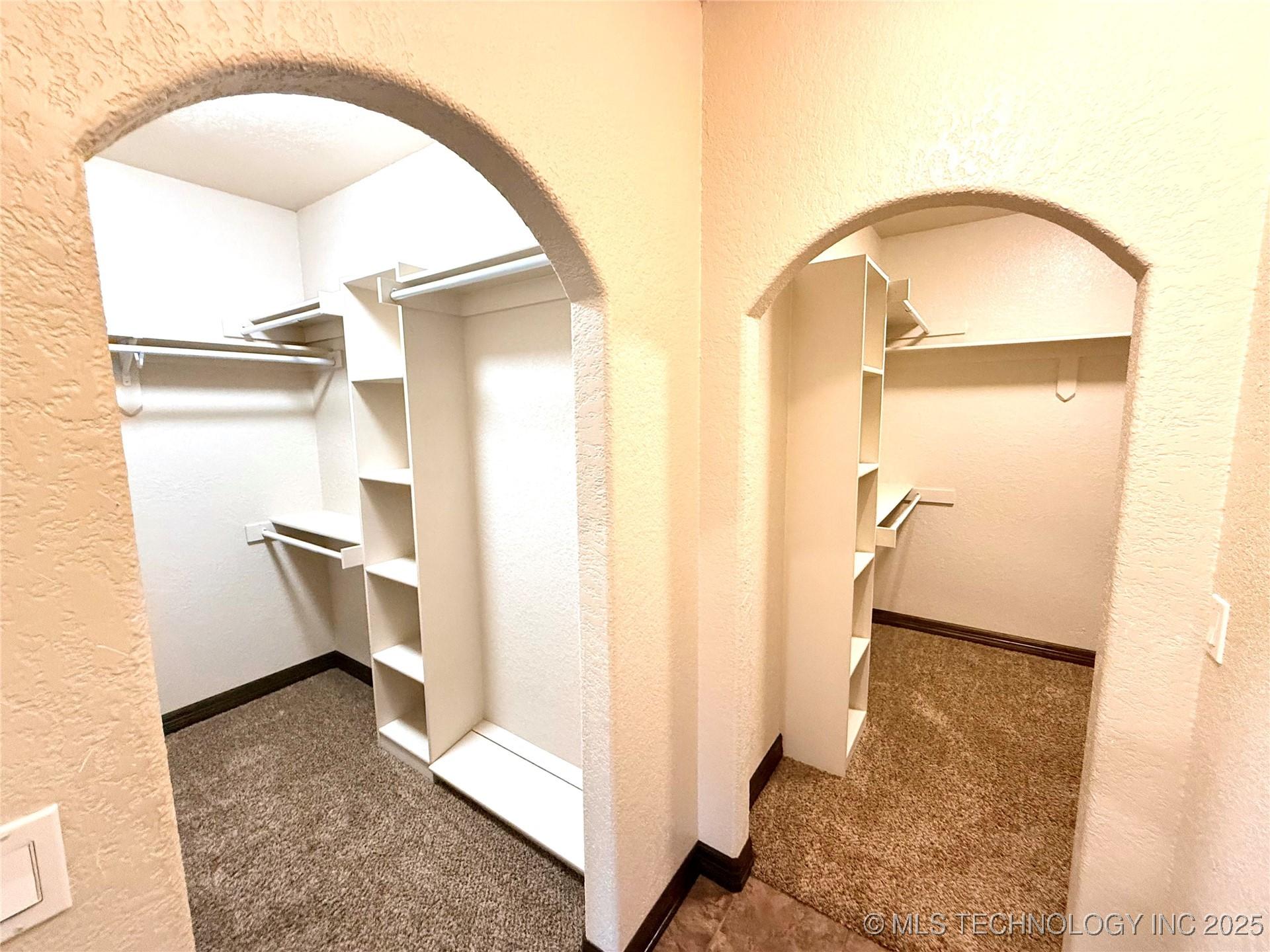 Checotah, Oklahoma, 74426, United States, 4 Bedrooms Bedrooms, ,4 BathroomsBathrooms,Residential,For Sale,1980942