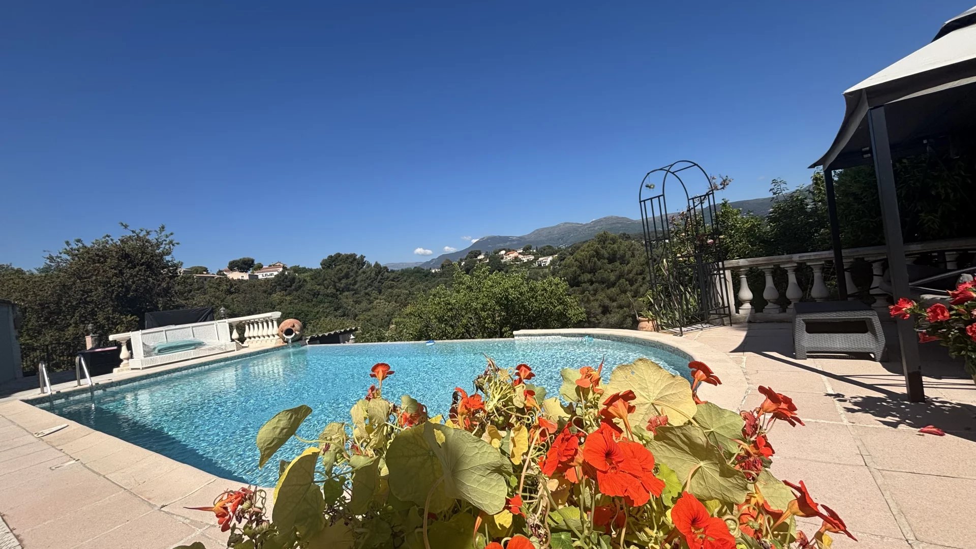 Saint-Paul-de-Vence, Provence-Alpes-Côte d’Azur, 06570, FR, 6 Bedrooms Bedrooms, ,Residential,For Sale,1817530