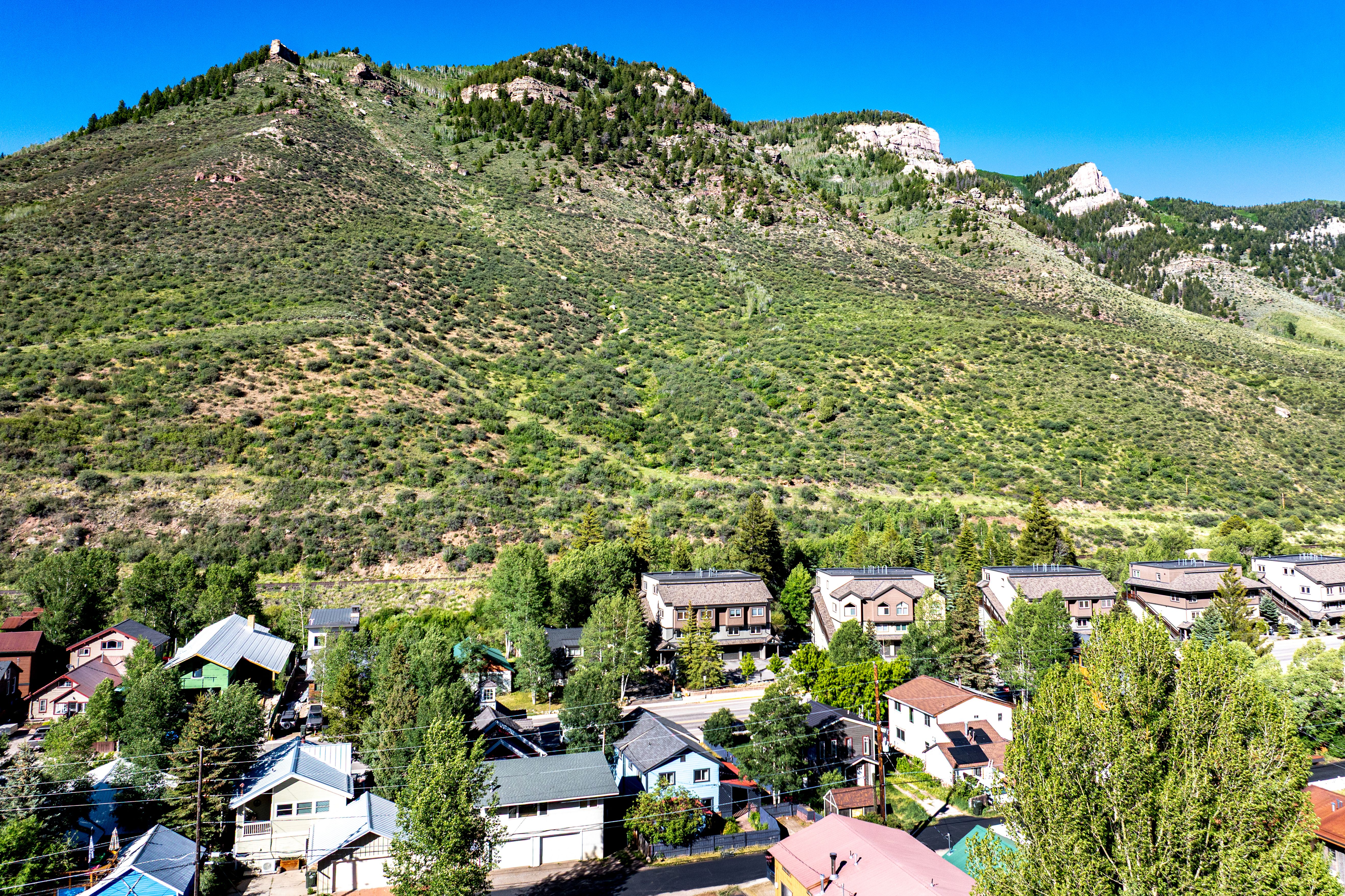  Authentic Character, and Immediate Access to the Outdoors - 物件實景