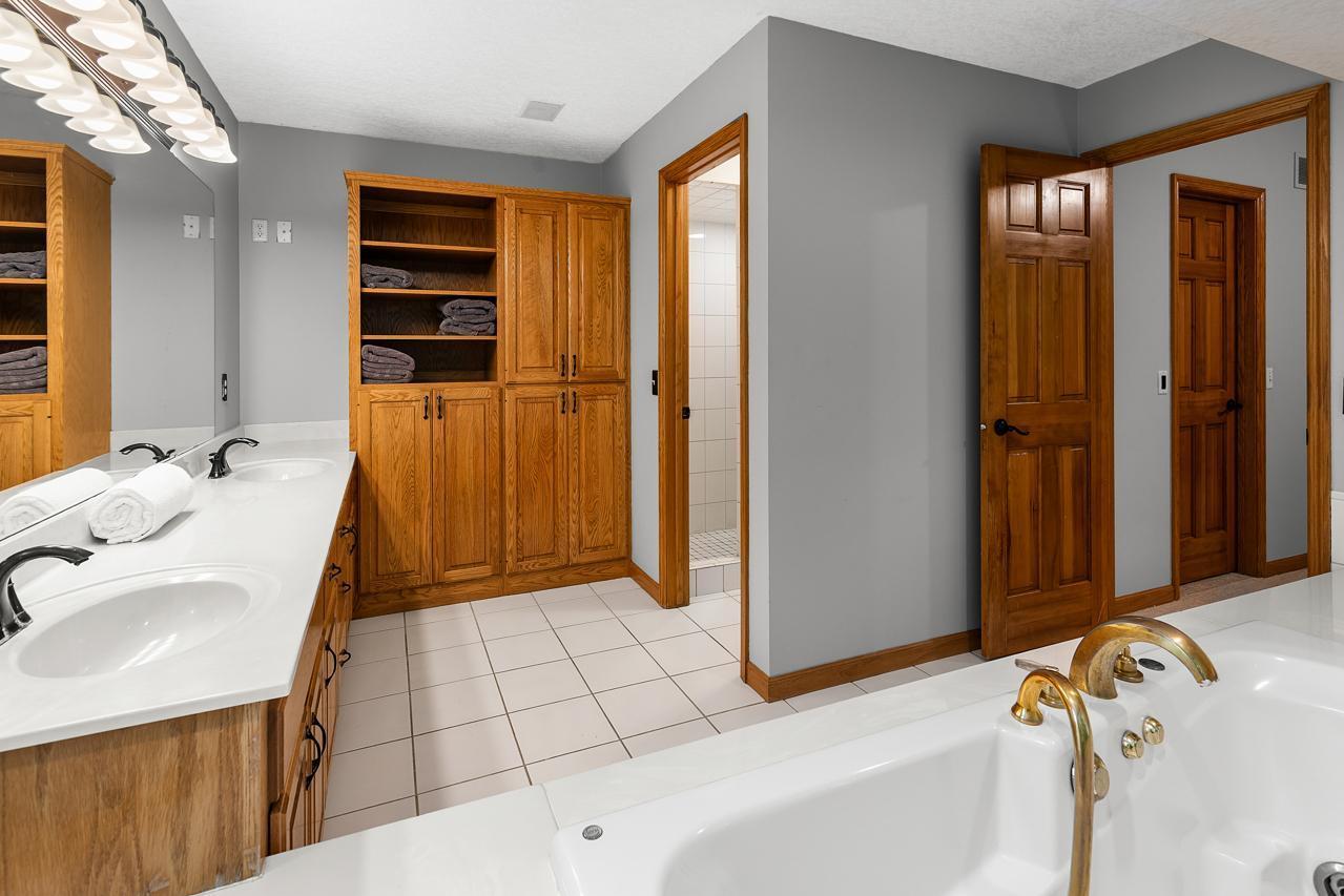 Chanhassen, Minnesota, 55317, United States, 5 Bedrooms Bedrooms, ,3 BathroomsBathrooms,Residential,For Sale,1926226