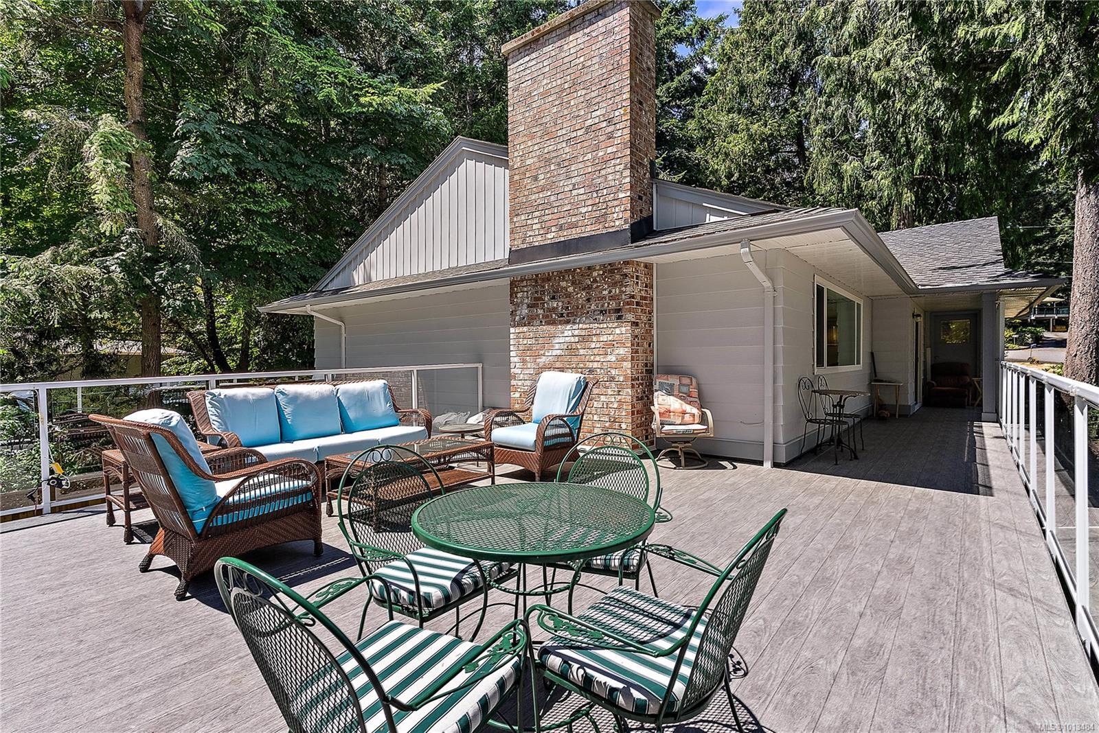 NORTH SAANICH, British Columbia, V8L 5J4, CA, 5 Bedrooms Bedrooms, ,Residential,For Sale,1950110