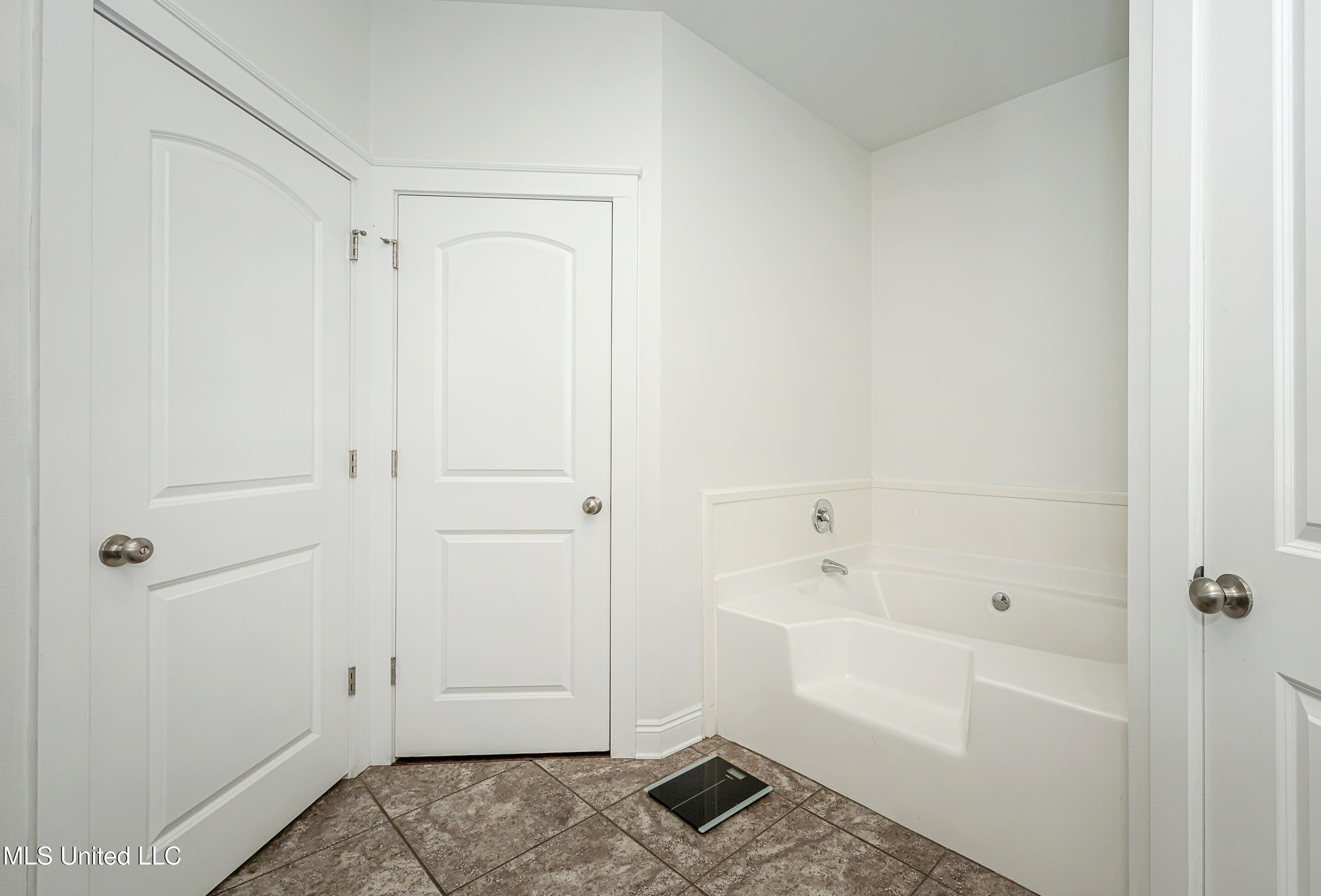 Vancleave, Mississippi, 39565, United States, 4 Bedrooms Bedrooms, ,2 BathroomsBathrooms,Residential,For Sale,1927401