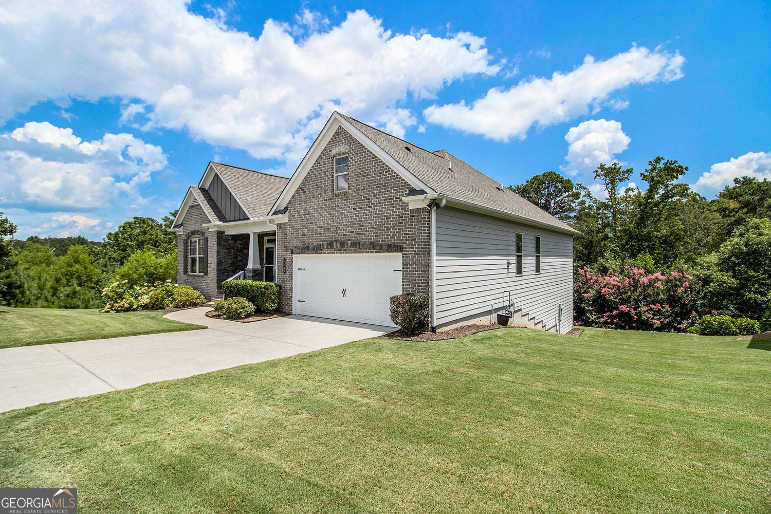 Cumming, Georgia, 30028, United States, 3 Bedrooms Bedrooms, ,3 BathroomsBathrooms,Residential,For Sale,1894796