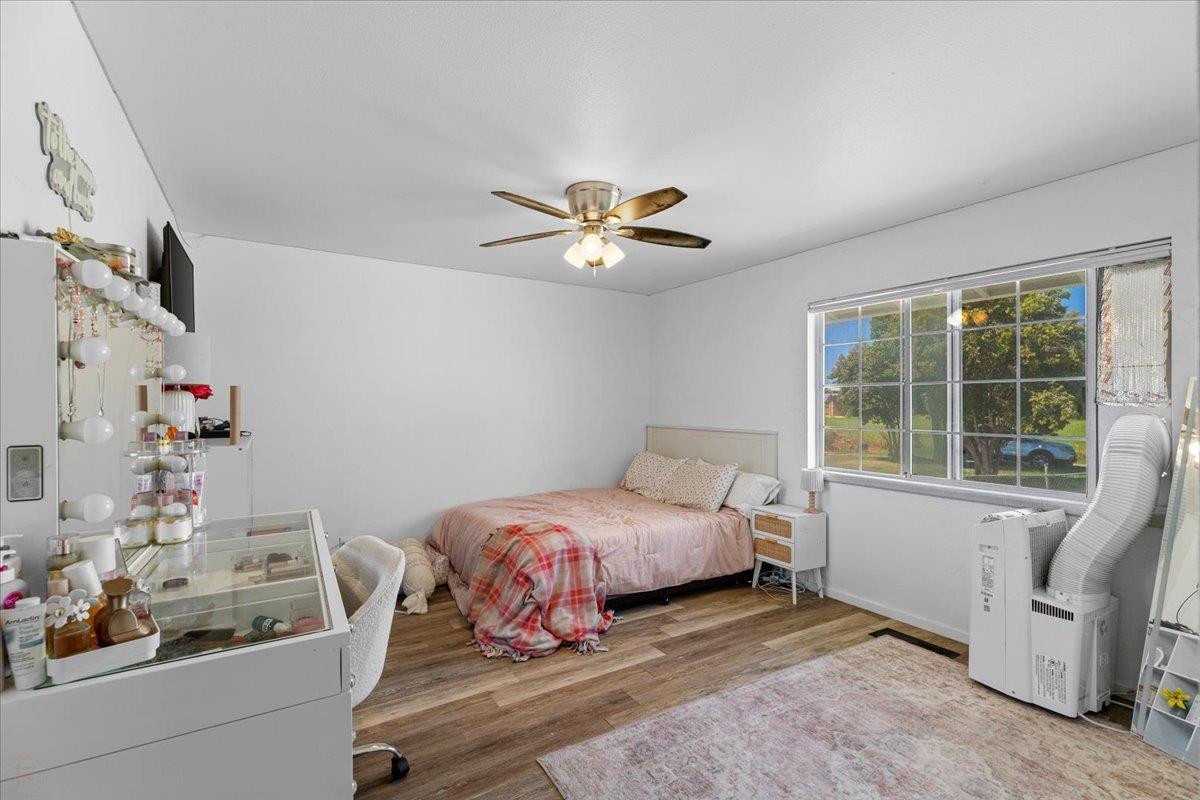 Escalon, California, 95320, United States, 6 Bedrooms Bedrooms, ,3 BathroomsBathrooms,Residential,For Sale,1977867