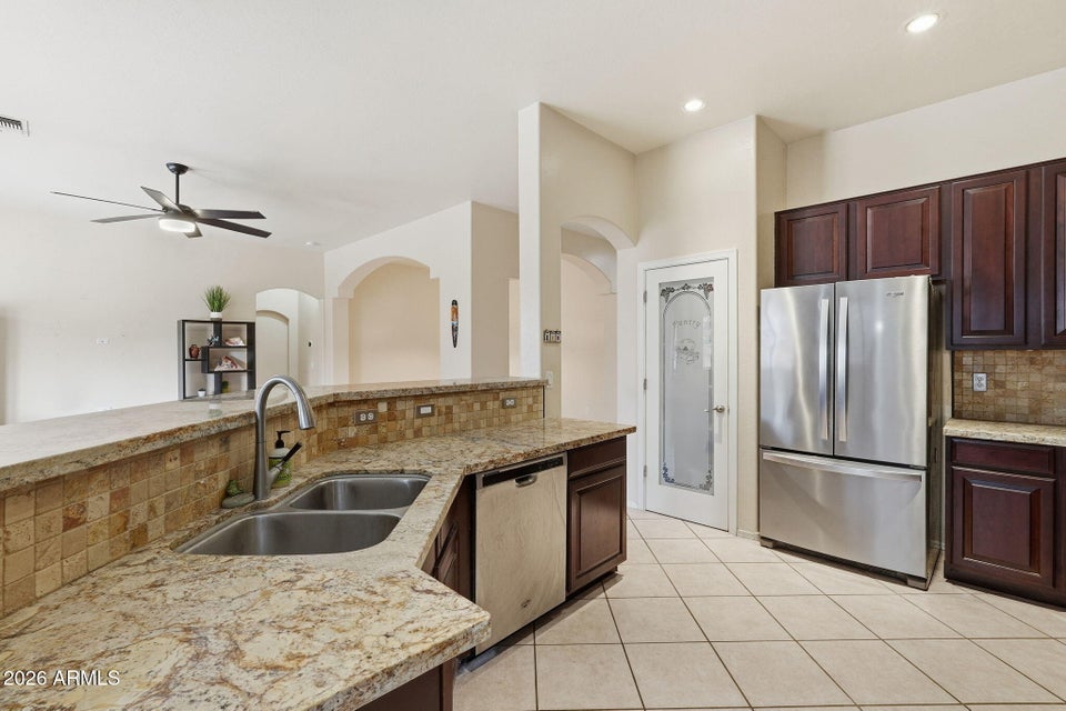 Chandler, Arizona, 85249, United States, 3 Bedrooms Bedrooms, ,2 BathroomsBathrooms,Residential,For Sale,2014017