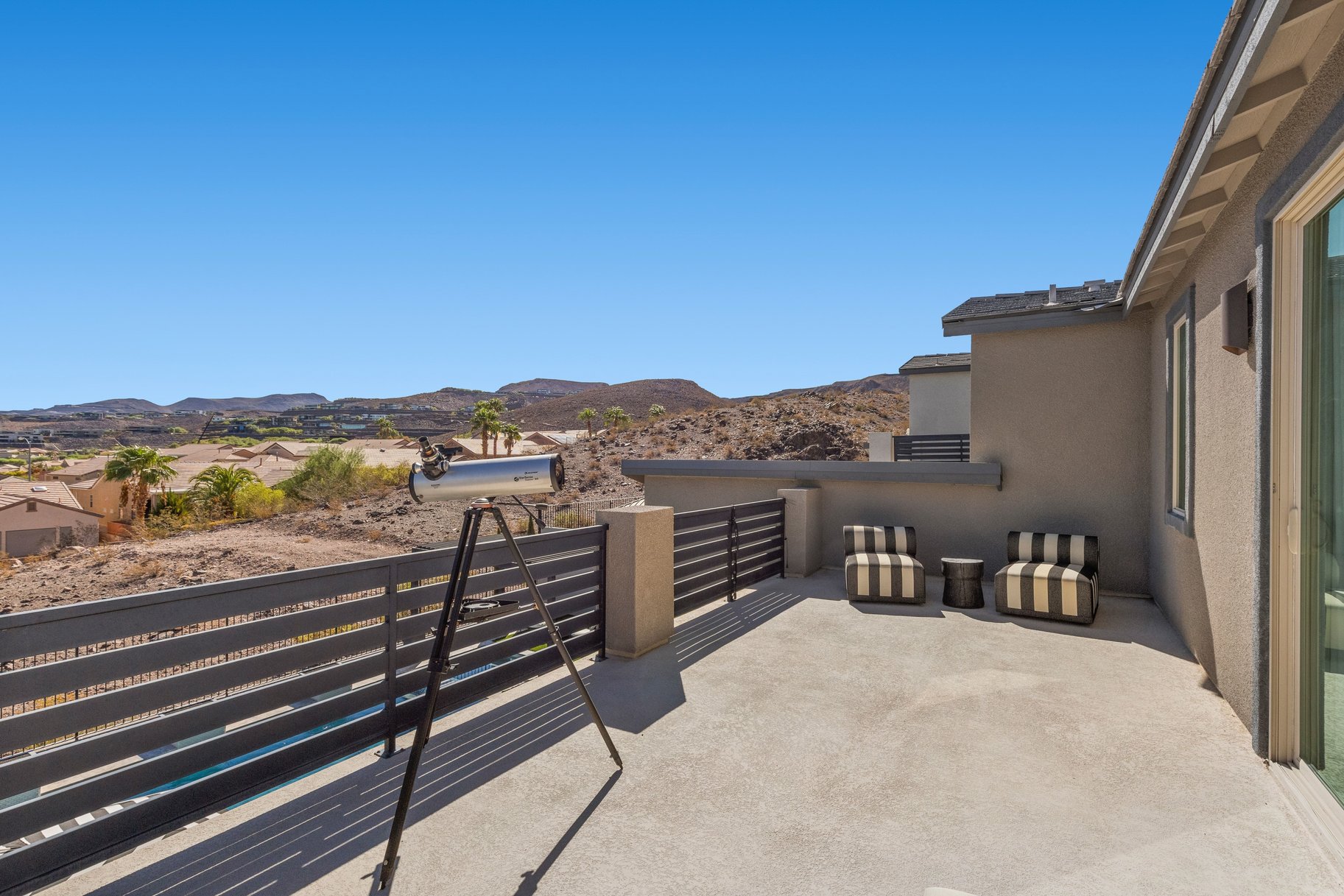  Mountainside Henderson Retreat with Strip Views & Resort-Style Backyard - 物件實景