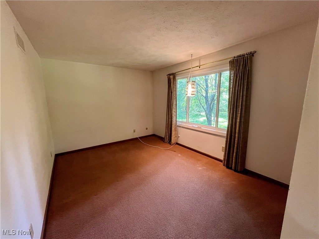 Novelty, Ohio, 44072, United States, 4 Bedrooms Bedrooms, ,3 BathroomsBathrooms,Residential,For Sale,1916255