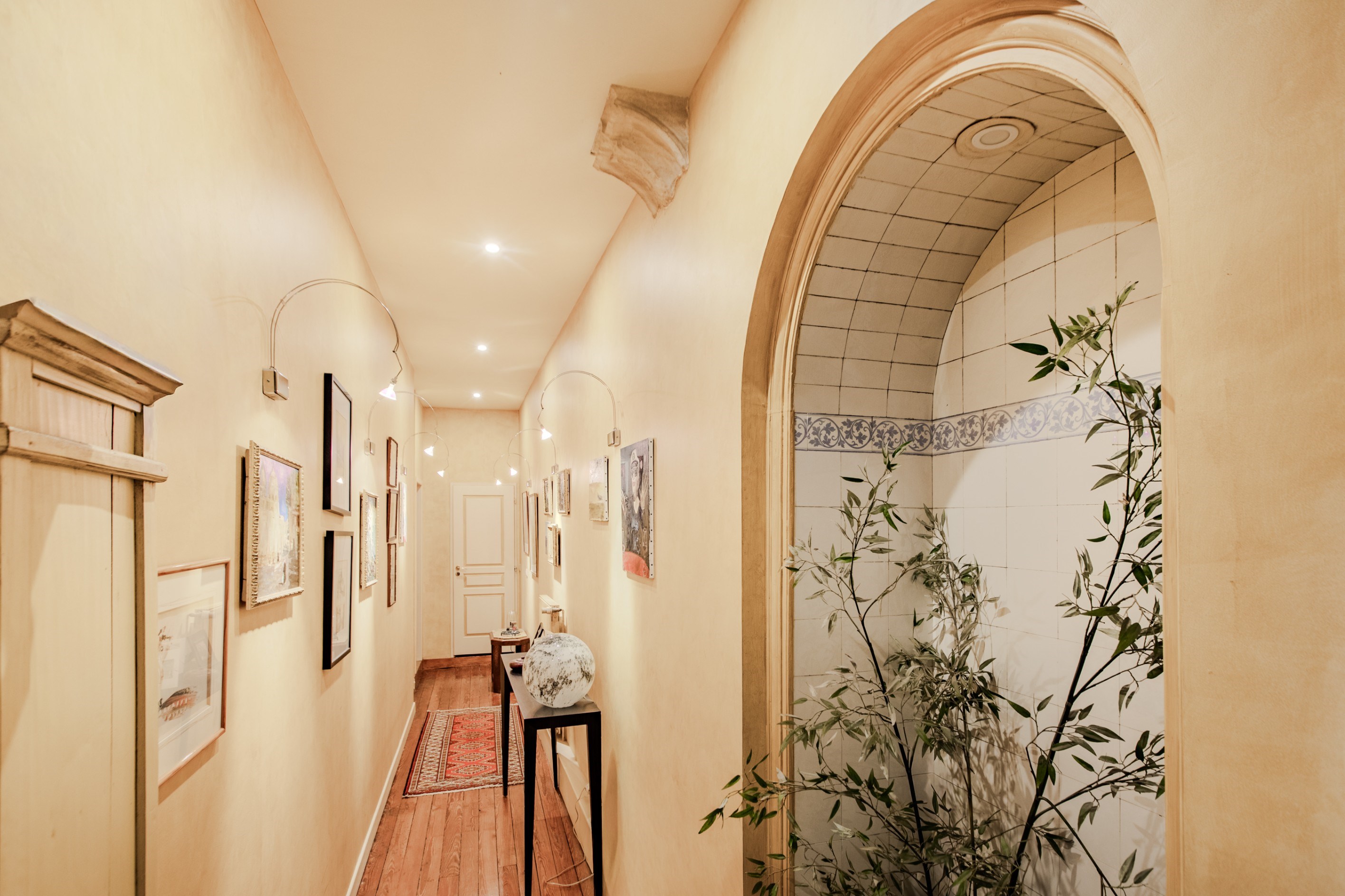  Beaune. Magnificent historic apartment overlooking an inner courtyard. - 物件實景