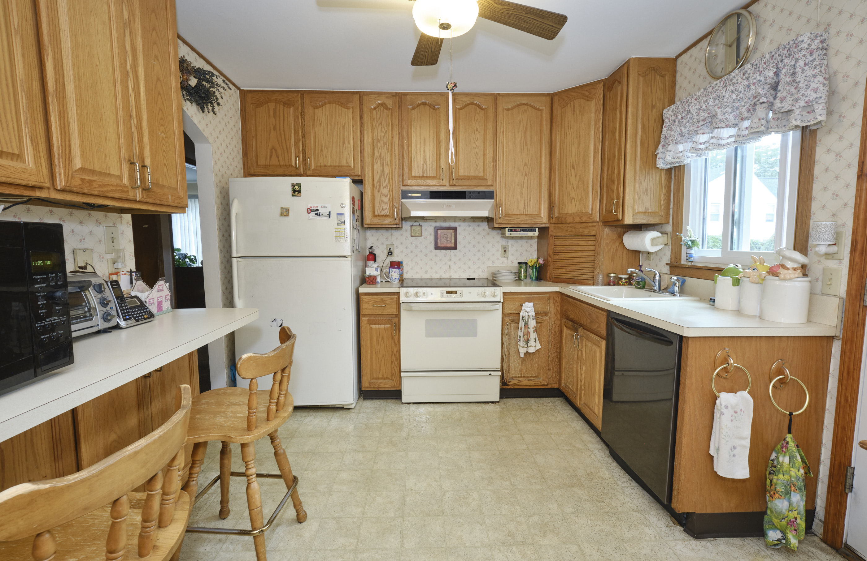 New Hyde Park, New York, 11040, United States, 4 Bedrooms Bedrooms, ,3 BathroomsBathrooms,Residential,For Sale,1977878