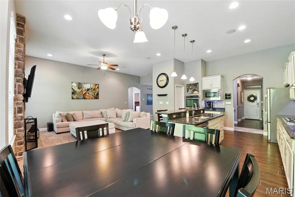 Wentzville, Missouri, 63385, United States, 4 Bedrooms Bedrooms, ,3 BathroomsBathrooms,Residential,For Sale,1927364