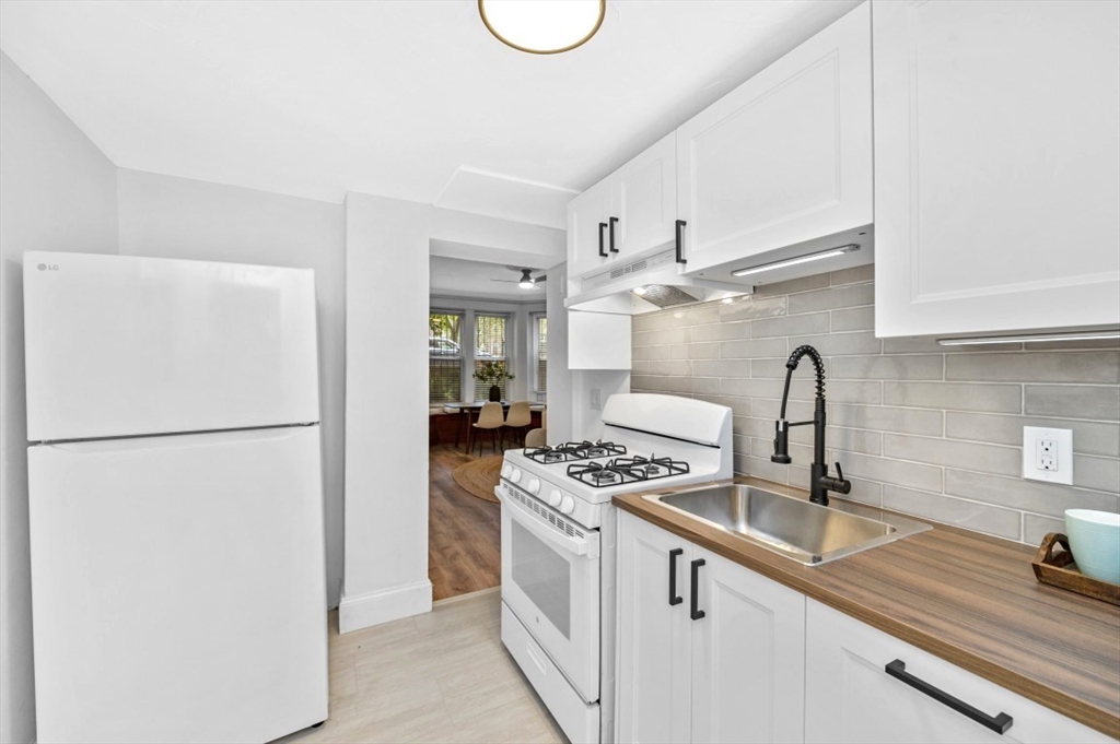 Boston, Massachusetts, 02115, United States, 2 Bedrooms Bedrooms, ,1 BathroomBathrooms,Residential,For Sale,1889916
