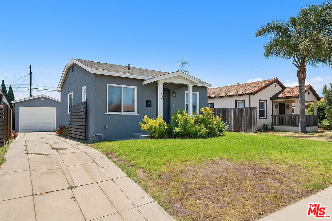 Los Angeles, California, 90059, United States, 2 Bedrooms Bedrooms, ,1 BathroomBathrooms,Residential,For Sale,1847289
