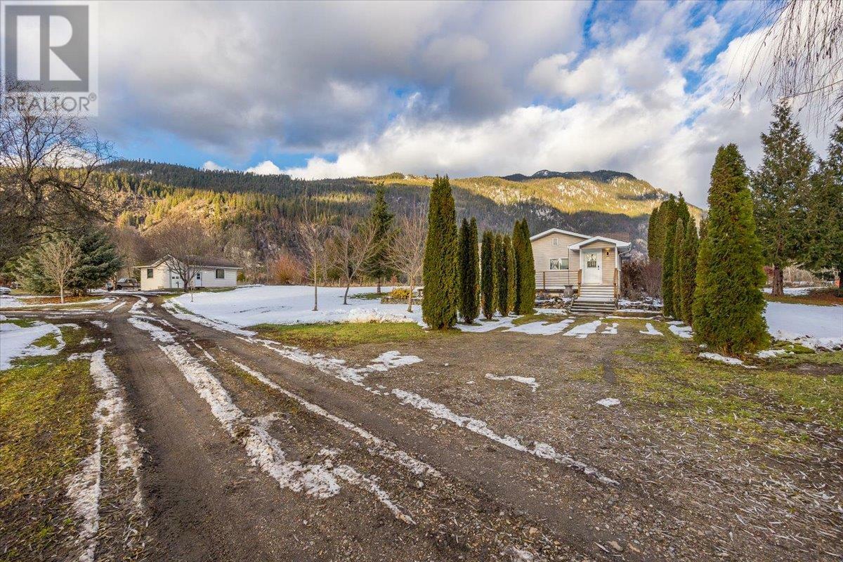 SICAMOUS, British Columbia, V0E 2V4, CA, 2 Bedrooms Bedrooms, ,2 BathroomsBathrooms,Residential,For Sale,1836920