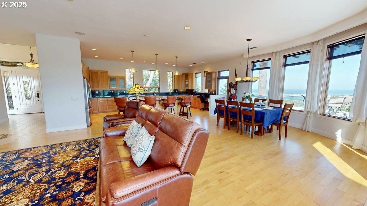 Gold Beach, Oregon, 97444, United States, 3 Bedrooms Bedrooms, ,5 BathroomsBathrooms,Residential,For Sale,1974377