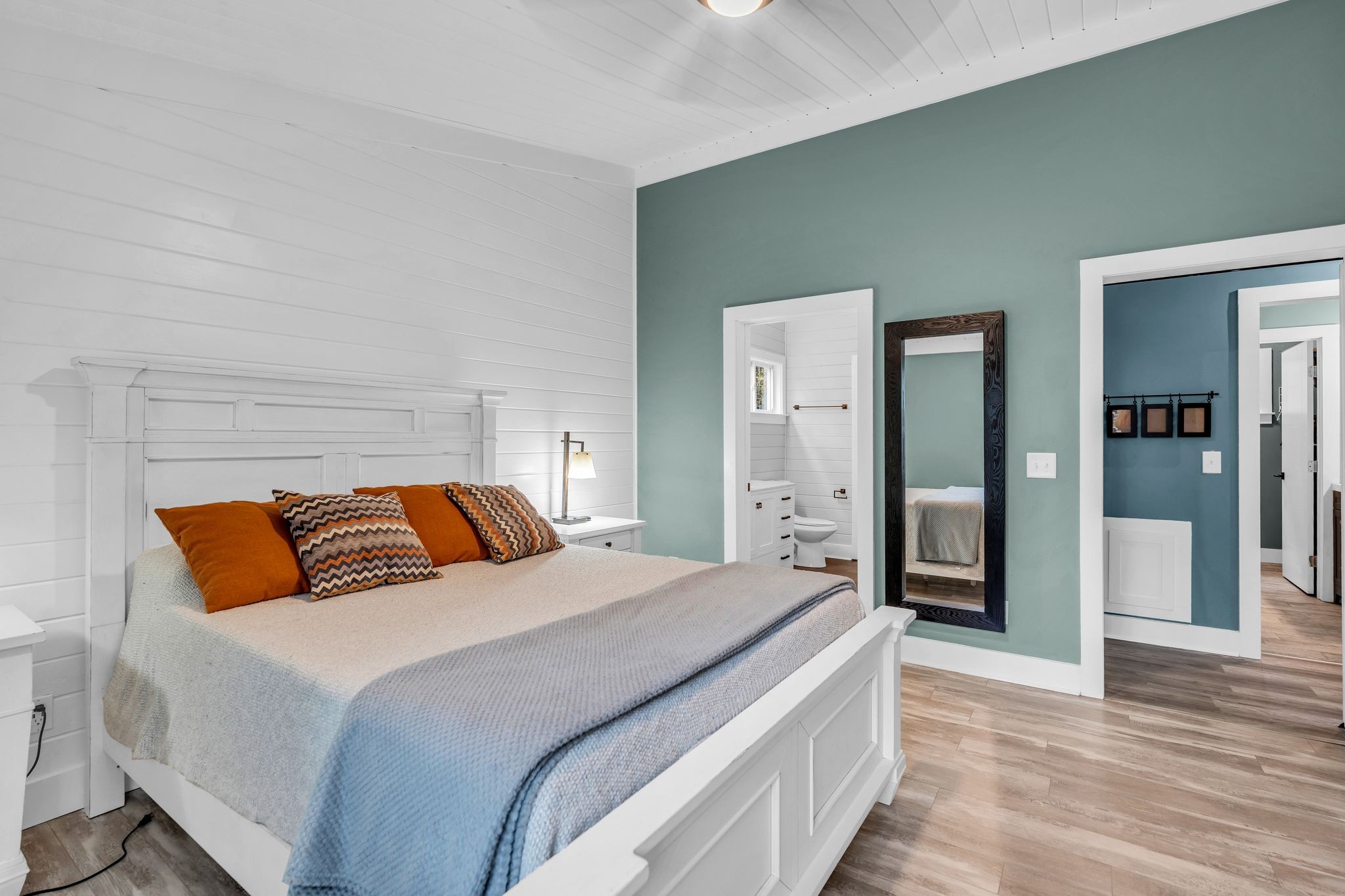 Lawrenceburg, Tennessee, 38464, United States, 3 Bedrooms Bedrooms, ,2 BathroomsBathrooms,Residential,For Sale,1988377