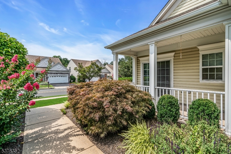 Franklin Twp., New Jersey, 08873, United States, 2 Bedrooms Bedrooms, ,2 BathroomsBathrooms,Residential,For Sale,1911173