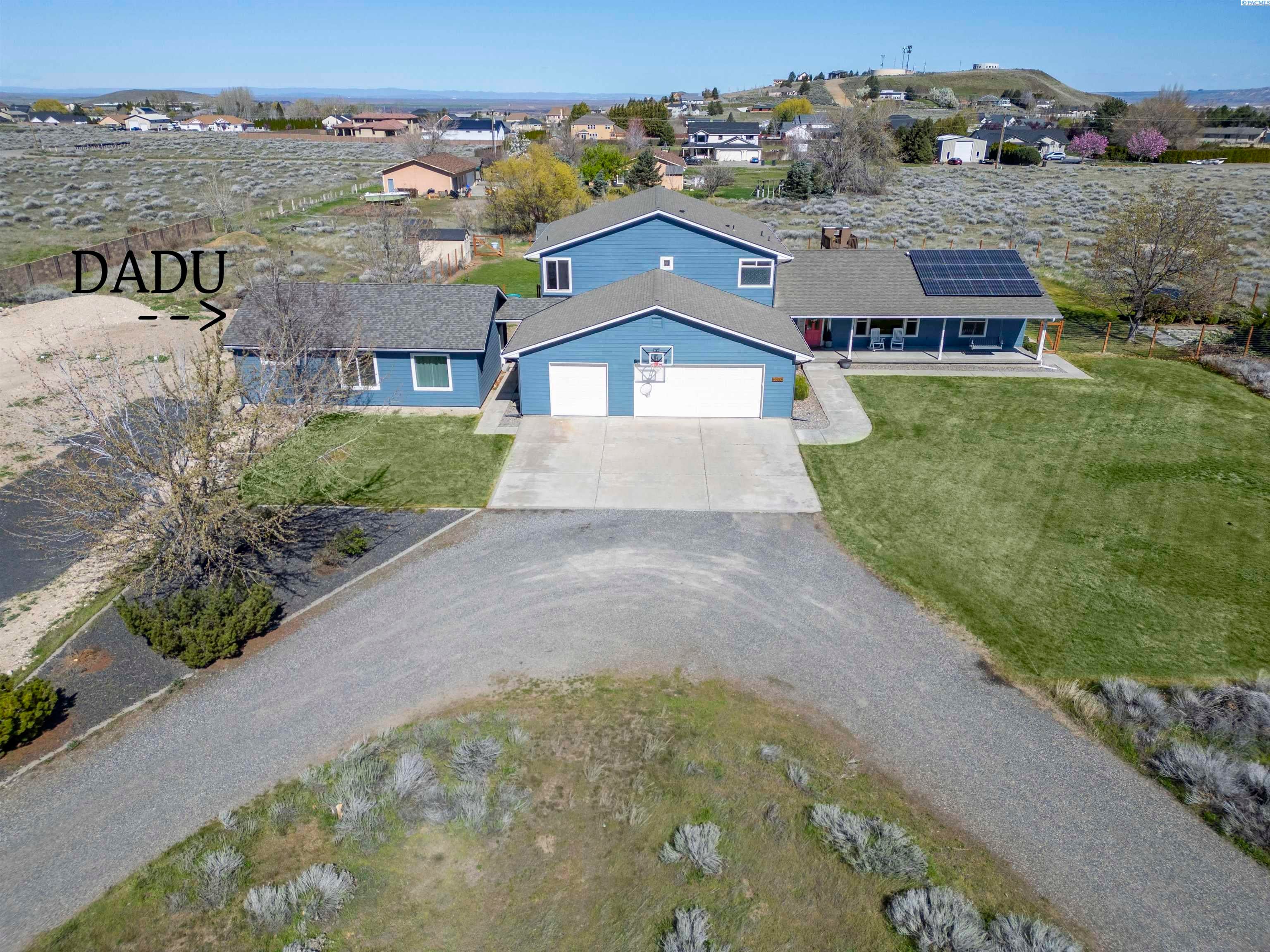 West Richland, Washington, 99353, United States, 4 Bedrooms Bedrooms, ,4 BathroomsBathrooms,Residential,For Sale,2031240