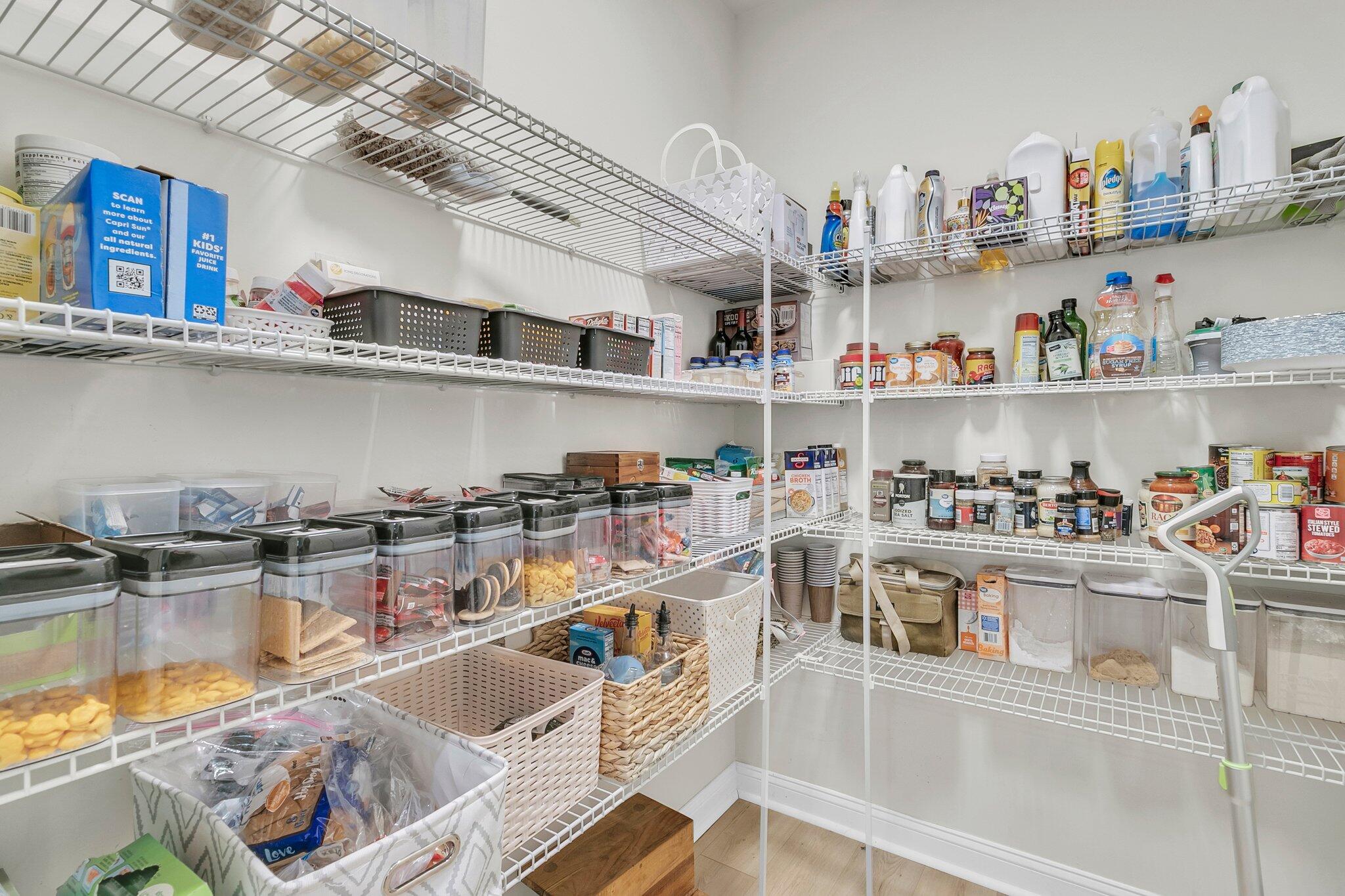 Charleston, South Carolina, 29414, United States, 4 Bedrooms Bedrooms, ,3 BathroomsBathrooms,Residential,For Sale,1979089