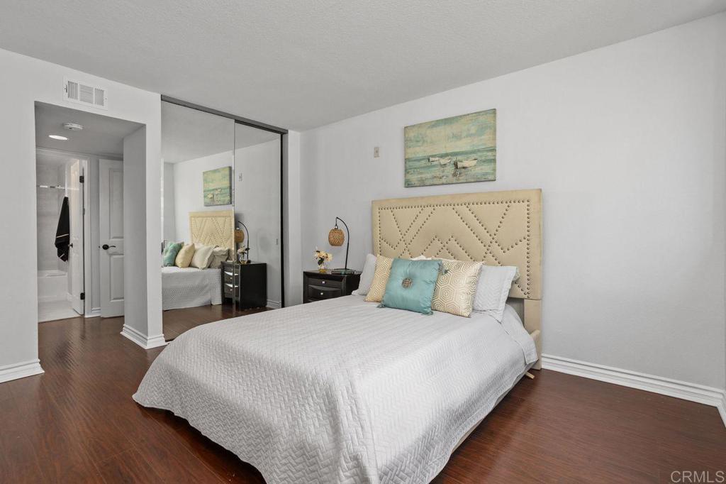 San Diego, California, 92122, United States, 1 Bedroom Bedrooms, ,1 BathroomBathrooms,Residential,For Sale,1987657