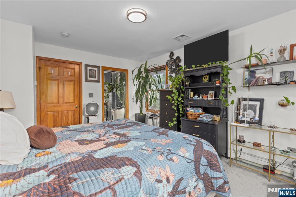 Lyndhurst, New Jersey, 07071, United States, 3 Bedrooms Bedrooms, ,2 BathroomsBathrooms,Residential,For Sale,1945012