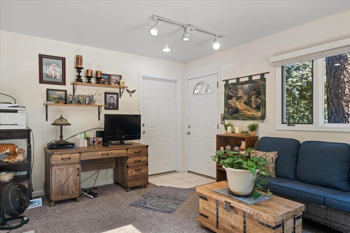 Grass Valley, California, 95949, United States, 3 Bedrooms Bedrooms, ,3 BathroomsBathrooms,Residential,For Sale,1928766
