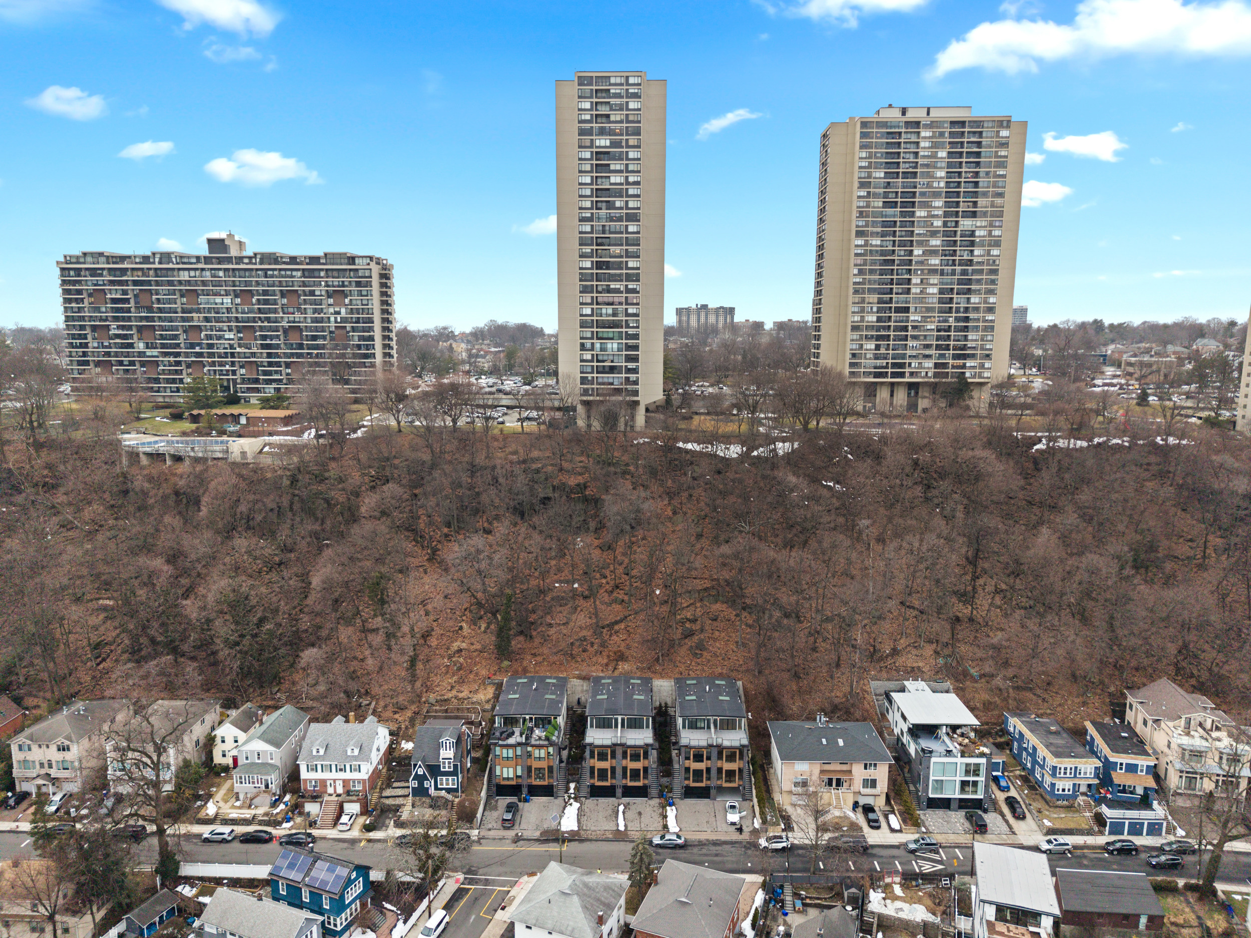  712 Undercliff Avenue, Edgewater, NJ, 07020 - 物件實景