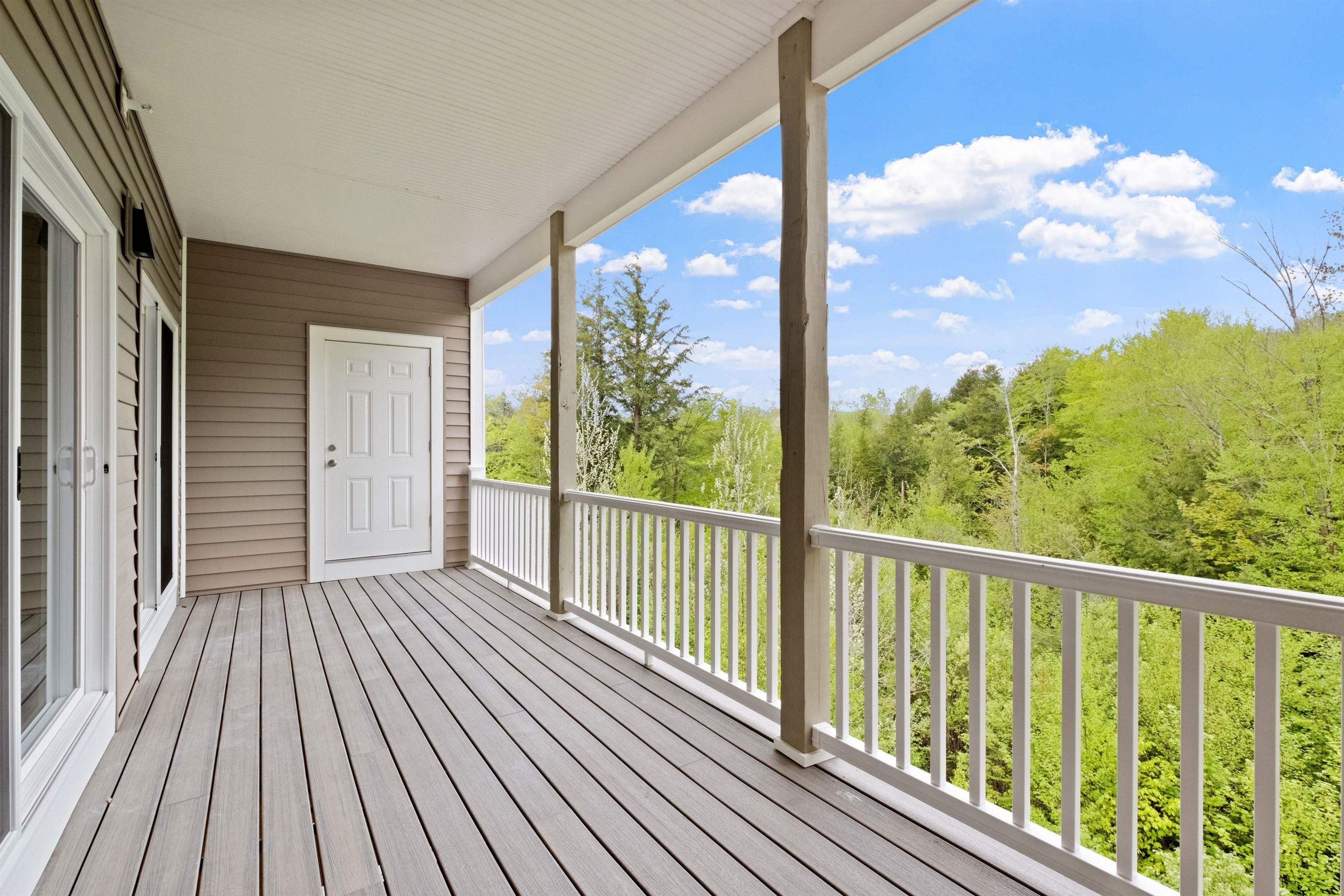 Lincoln, New Hampshire, 03251, United States, 5 Bedrooms Bedrooms, ,4 BathroomsBathrooms,Residential,For Sale,1921797