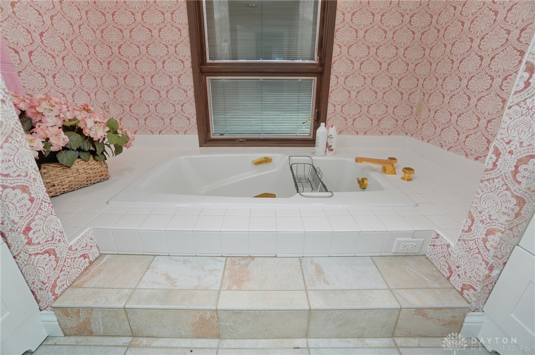 Brookville, Ohio, 45309, United States, 3 Bedrooms Bedrooms, ,4 BathroomsBathrooms,Residential,For Sale,1995742