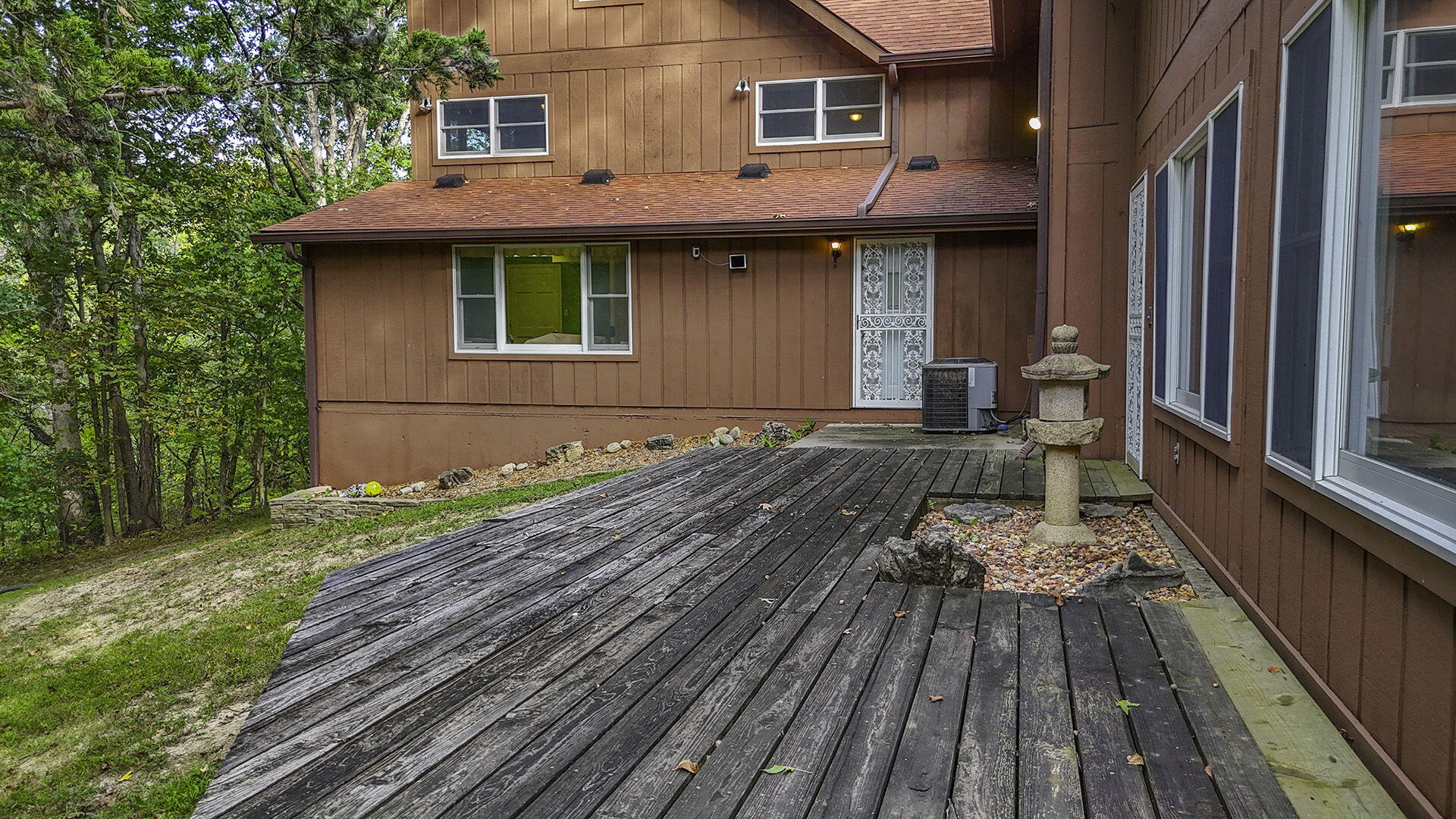 COLUMBIA, Missouri, 65203, United States, 5 Bedrooms Bedrooms, ,3 BathroomsBathrooms,Residential,For Sale,1975322