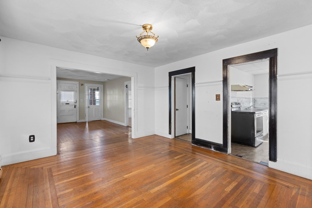Quincy, Massachusetts, 02170, United States, 4 Bedrooms Bedrooms, ,2 BathroomsBathrooms,Residential,For Sale,1942213