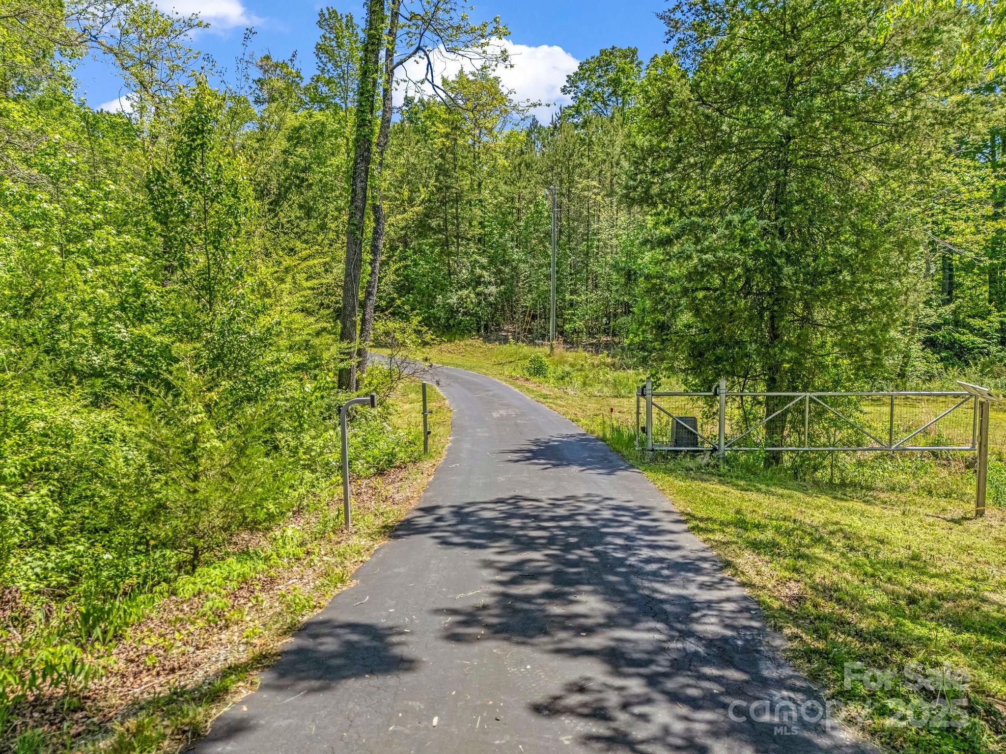 Lincolnton, North Carolina, 28092, United States, 3 Bedrooms Bedrooms, ,3 BathroomsBathrooms,Residential,For Sale,2005989