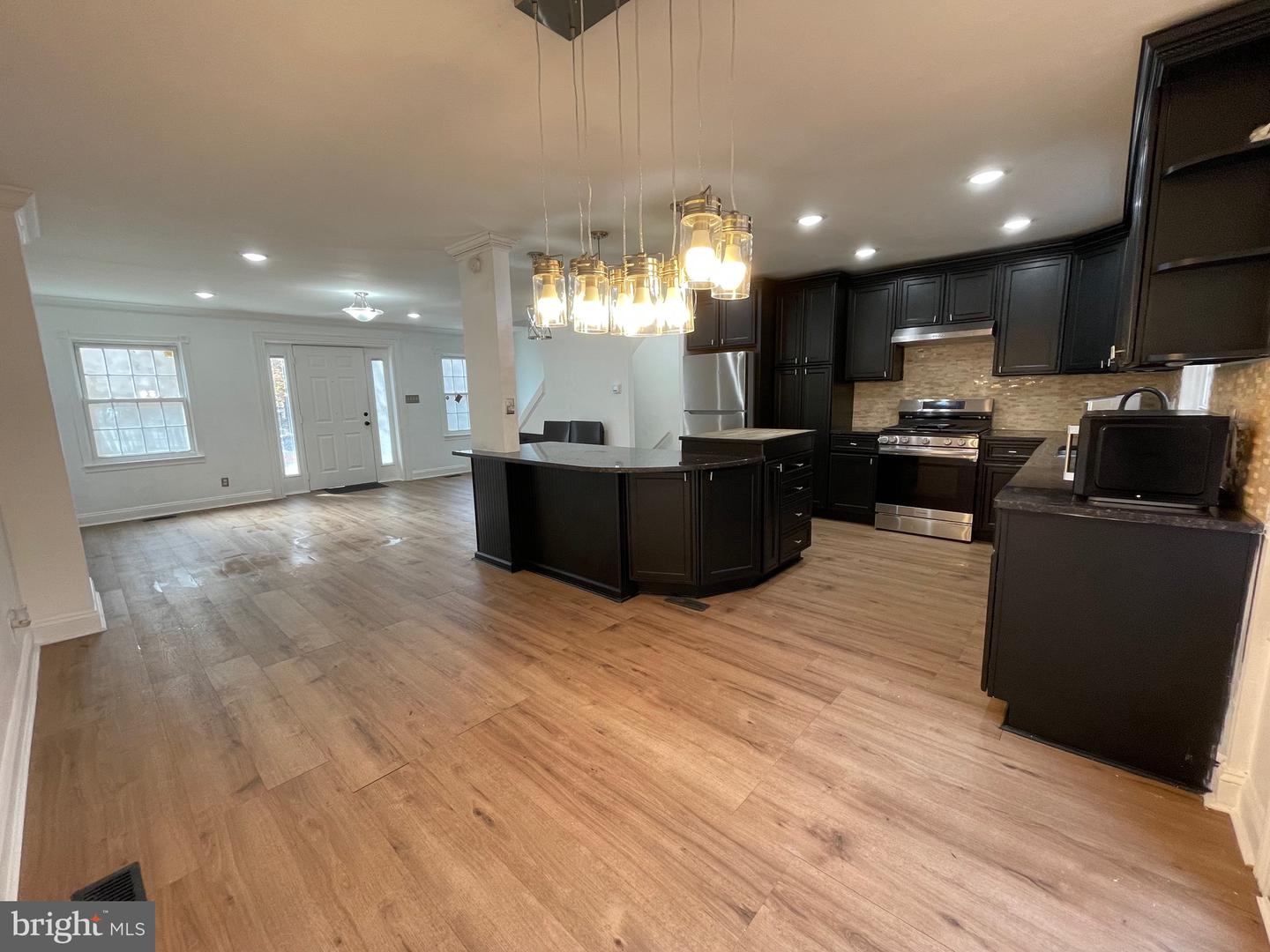 Centreville, Virginia, 20120, United States, 3 Bedrooms Bedrooms, ,2 BathroomsBathrooms,Residential,For Sale,1988924