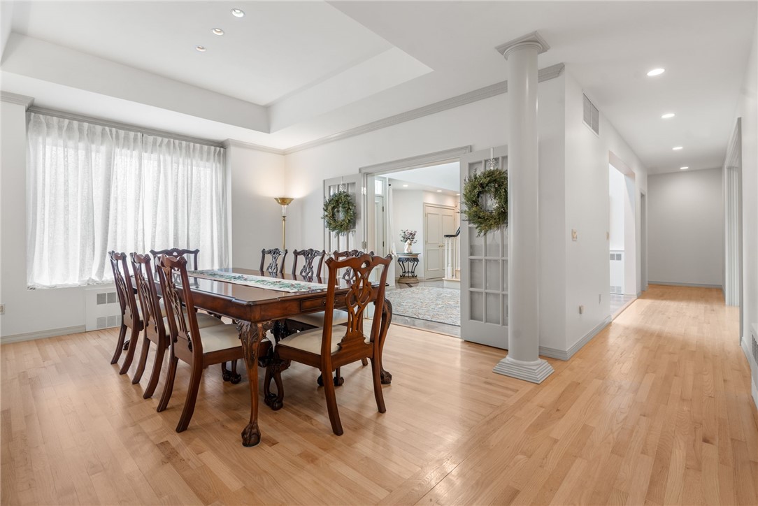 Cranston, Rhode Island, 02920, United States, 3 Bedrooms Bedrooms, ,4 BathroomsBathrooms,Residential,For Sale,1993261