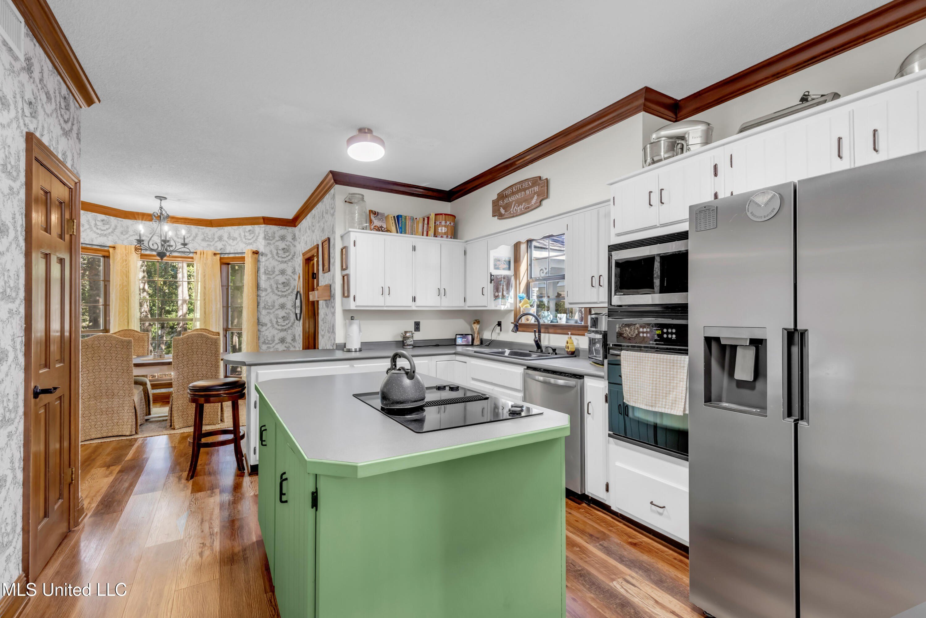 Gautier, Mississippi, 39553, United States, 4 Bedrooms Bedrooms, ,4 BathroomsBathrooms,Residential,For Sale,1989936