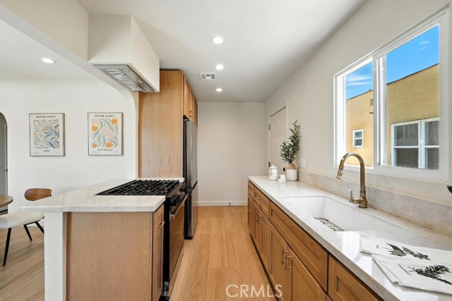 Los Angeles, California, 90047, United States, 2 Bedrooms Bedrooms, ,1 BathroomBathrooms,Residential,For Sale,1931477