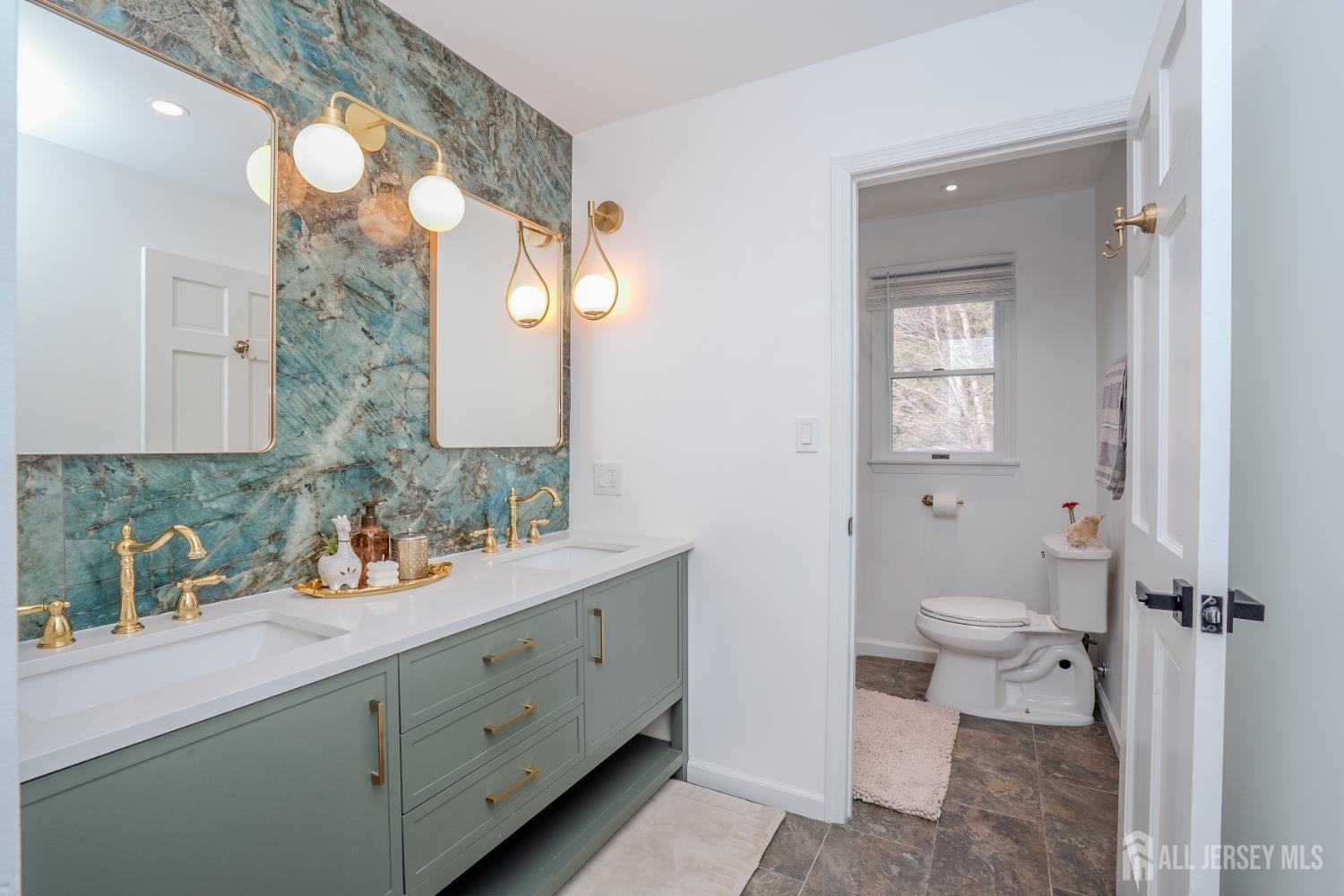 North Brunswick, New Jersey, 08902, United States, 5 Bedrooms Bedrooms, ,3 BathroomsBathrooms,Residential,For Sale,2002843